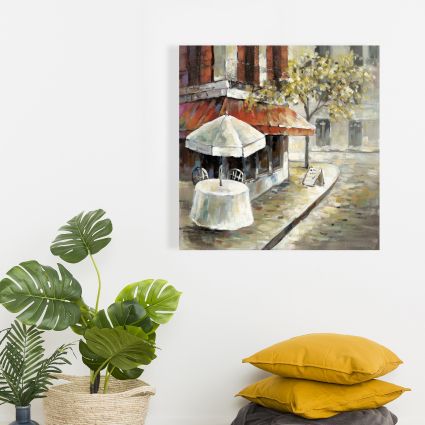 Rue déserte et ensoleillée