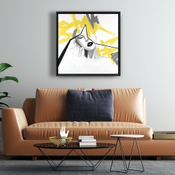 Encadré 24 x 24 - Femme au trait jaune