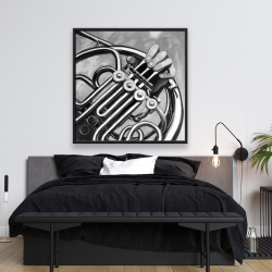 Encadré 48 x 48 - Musicien avec cor français monochrome