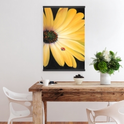 Magnetic 20 x 30 - Yellow daisy and ladybug