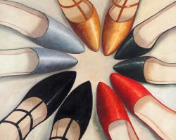 Cing paires de chaussures pour femme