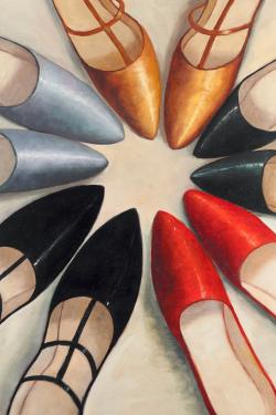 Cing paires de chaussures pour femme