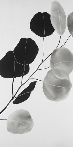 Branche en tons de gris et feuilles rondes