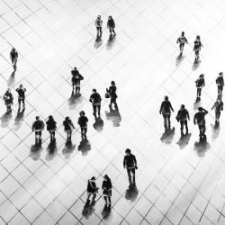 Vue aérienne des gens dans la rue