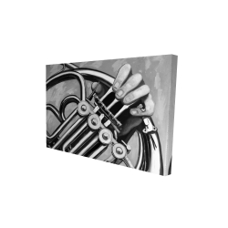 Musicien avec cor français monochrome