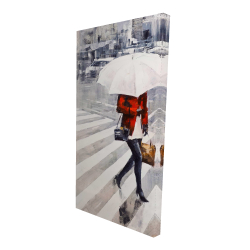 Femme marchant avec son parapluie