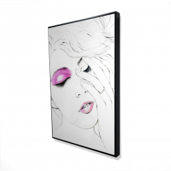 Portrait de femme avec maquillage rose
